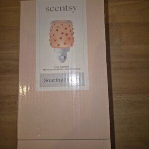 Scentsy Exclusive Soaring Hearts Mini Warmer New